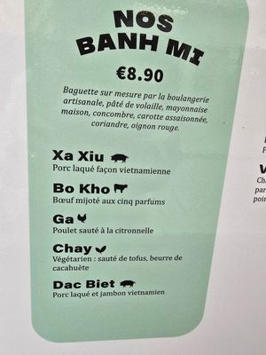 Vegetarian dish with tofu at BÁNH MÌ VIÊT in Rennes