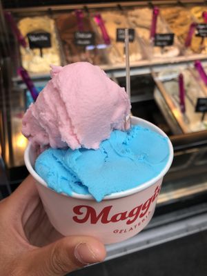 cotton candy and bubblegum  at Is a Bella - Torvehallerne  in Copenhagen