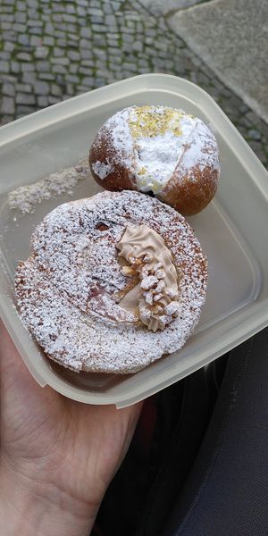 You can bring your own food container at The Sanctuary in Berlin
