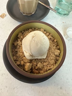 Apple crumble & vanilla ice cream  #Veganuary at Stem & Glory - Broadgate in London