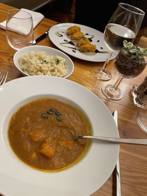 Kürbisgulasch & Kürbisnockerl  at Schlicht Vegan in Vienna