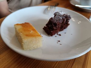 Brunch - Kuchen at Schlicht Vegan in Vienna