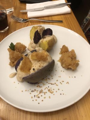 Ofenkartoffel   at Schlicht Vegan in Vienna