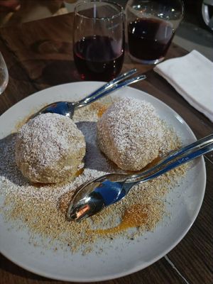 Marillenknödel at Schlicht Vegan in Vienna