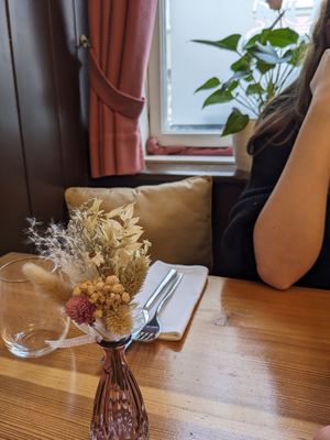 Simple but tasteful decor at Schlicht Vegan in Vienna