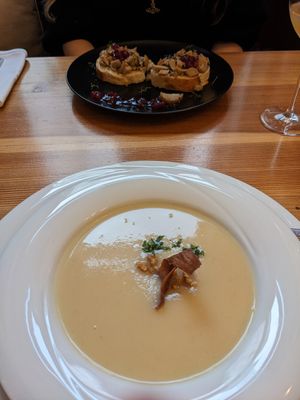 Parsnip soup at Schlicht Vegan in Vienna