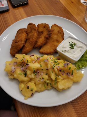 Sellerieschnitzel mit Erdäpfelsalat❤️ at Schlicht Vegan in Vienna