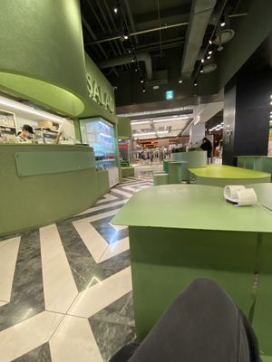 Counter and seating   at it SALAD Yeouido  in Seoul