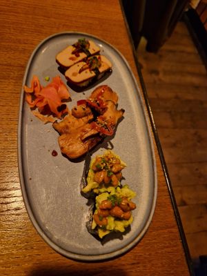 Nigiri tofu affumicato, nigiri funghi, Gunkan natto guacamole at NORI WAY in Milan