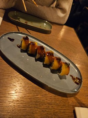 Sweet unagi uramaki at NORI WAY in Milan
