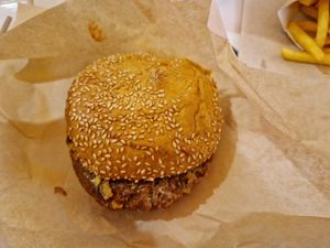 Melting Gold at NIC Veg Burger Restaurant in Stuttgart