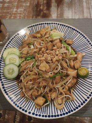 Pad Thai Tofu at Hungry Monkeys in Cebu