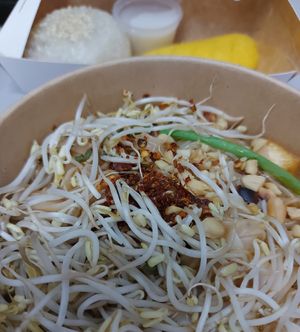 Pad Thai & Sticky Rice with Mango at Thai Mango in Makati