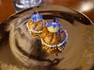 Getourneerde champignon met pastinaak en tijm at Cuisine by Tromp in Oostvoorne