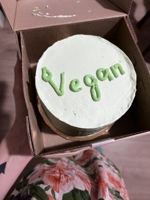 Лимонный бенто-торт  at Sladenkiy Tbilisi in Tbilisi