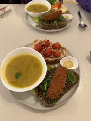   at Mahoe - Maybe closed in Oud Beijerland