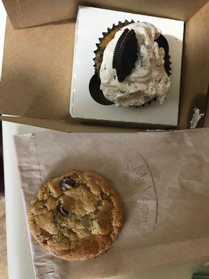 Vegan chocolate chip cookie and vegan Oreo cupcake (Oreos in the icing and cake) at My Vegan Sweet Tooth in Virginia Beach