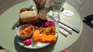 Vegan options from the brunch buffet at Drahtseilbähnli in St Gallen
