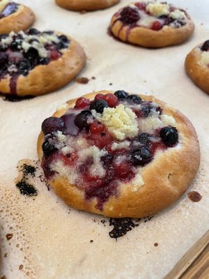 Traditional kolaches in vegan version with vanilla cream and mixed berries  at Kolacherie Celetna in Prague