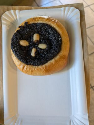 Poppy seed and almond at Kolacherie Celetna in Prague