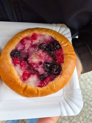Mixed berry at Kolacherie Celetna in Prague