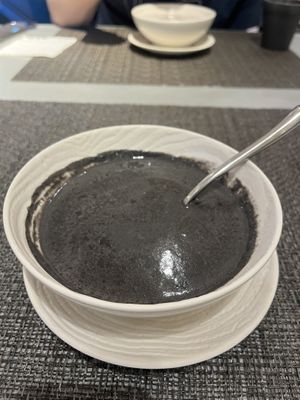 Sweet sesame soup  at Meimen SJT 梅門 in Taipei