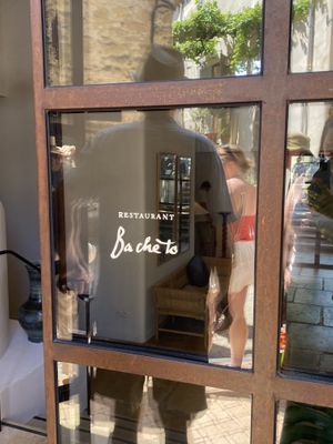 the door  at Le Moulin in Lourmarin