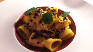Paccheri con crema di zucca e crumble di olive at Dispensa Franciacorta in Adro
