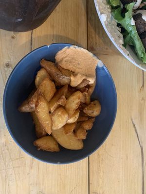 Fries with houmous  at Green Lab in Lyon