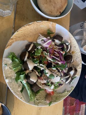 Salad with one of the four "houmous” being actually not vegan…  at Green Lab in Lyon