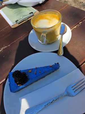 Spirulina lemon cake at Creativa in Ingolstadt