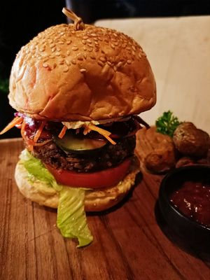 Vegan burger at Meru Ubud in Ubud