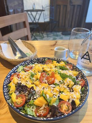 Ensalada fresca y rica!!   at Florencia - Vegan Kitchen in Lima