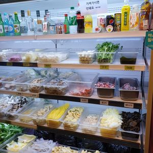  at Aejeong hot pot restaurant in Seoul