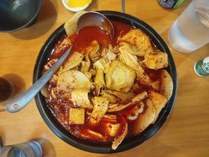  at Aejeong hot pot restaurant in Seoul