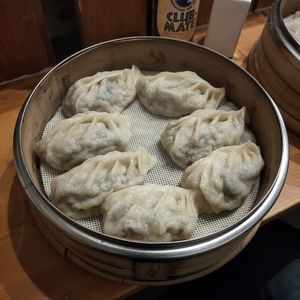 Mushroom and cabbage momos at Kleiner Herd Großes Feuer in Bonn