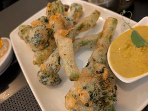 Broccoli with yummy vegan spicy sauce at Restaurante Céu in Faro