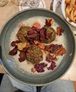 Knödel con Chips di verdure at Haus Unkelbach in Cologne