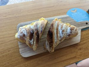 Apple cinnamon at O Melhor Croissant da Minha Rua - Sesimbra in Sesimbra