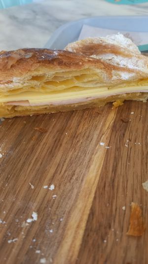 vegan ham & cheese croissant 3,70€ at O Melhor Croissant da Minha Rua - Sesimbra in Sesimbra