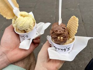left: Maracuyá & Snickers, right: Ferrero Rocher & Turrón  at Berry's - Charco in Tenerife