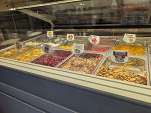 5 vegan sorbet, vegan Ferrero Rocher, vegan Snickers at Berry's - Charco in Tenerife