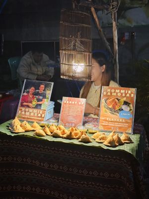 Night market stall  at Hommie Samosas  - Pai in Pai