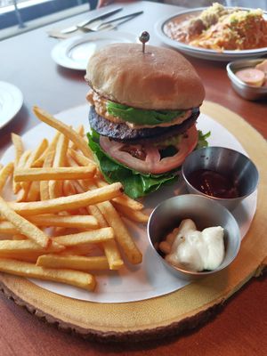 Burger at Avec in Jeju
