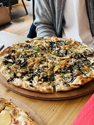 Chicken and mushroom   at L'alsacien in Dijon