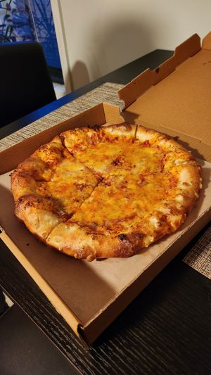 Cheese Pizza at Squatcho's in Rochester
