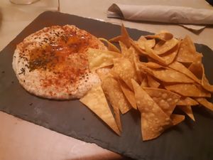 White beans hummus at Anita Giro in Valencia