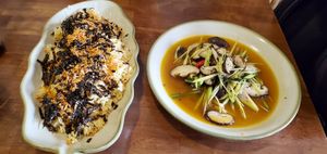 Seaweed fried rice / Lemongrass shitake mushroom stir fry at Tiệm Chay Hoa Đà in Da Nang