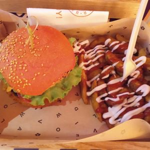  at Flower Burger in Trento