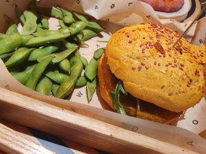 Burger botanico at Flower Burger in Trento